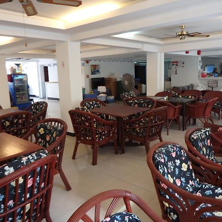 Boomerang Inn Phuket Buitenkant foto
