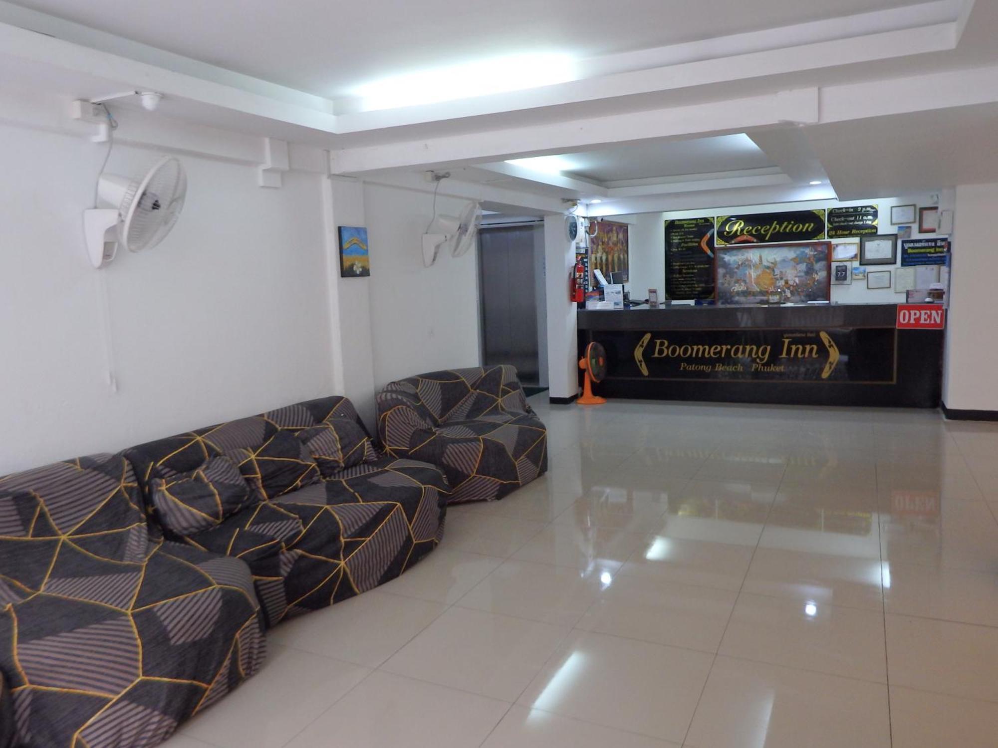 Boomerang Inn Phuket Buitenkant foto