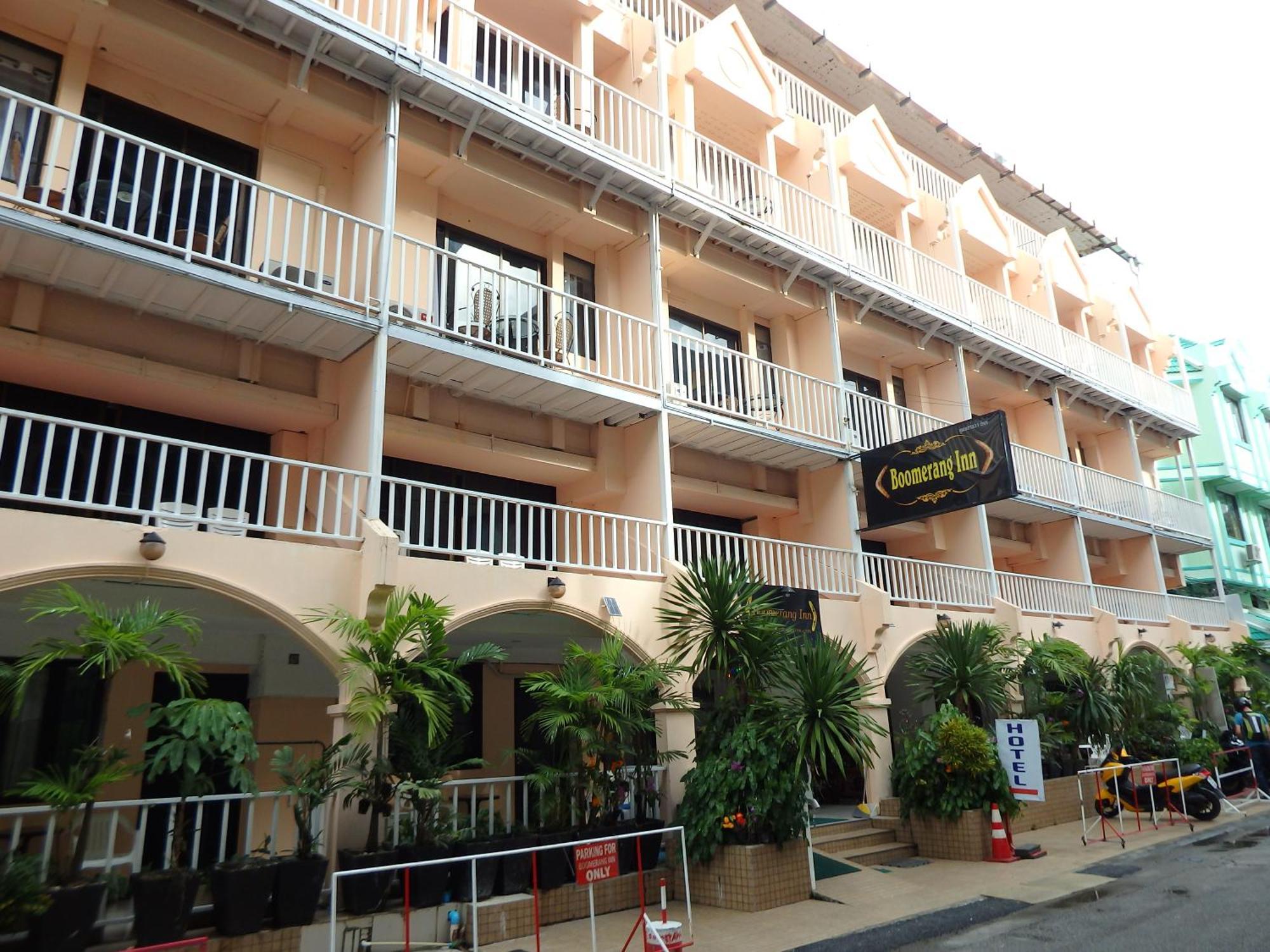 Boomerang Inn Phuket Buitenkant foto