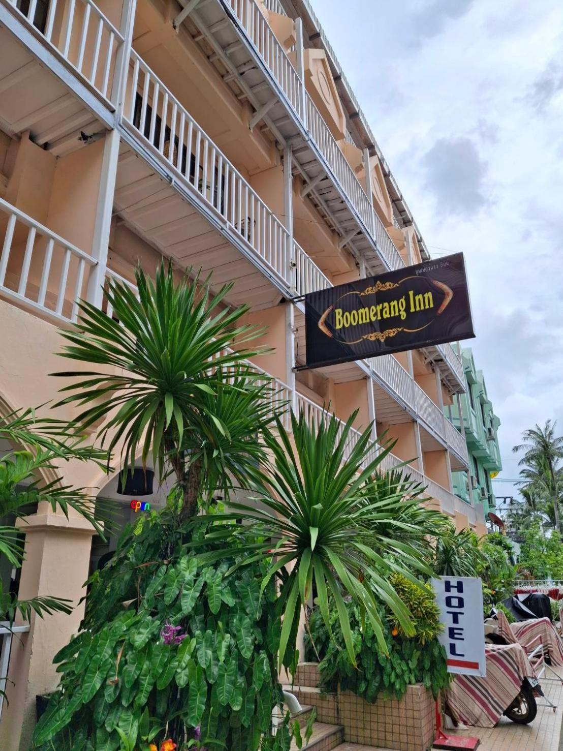 Boomerang Inn Phuket Buitenkant foto