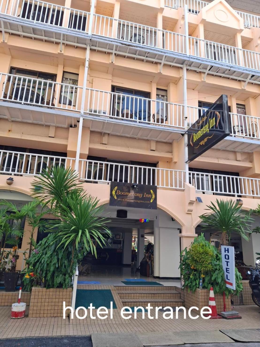 Boomerang Inn Phuket Buitenkant foto