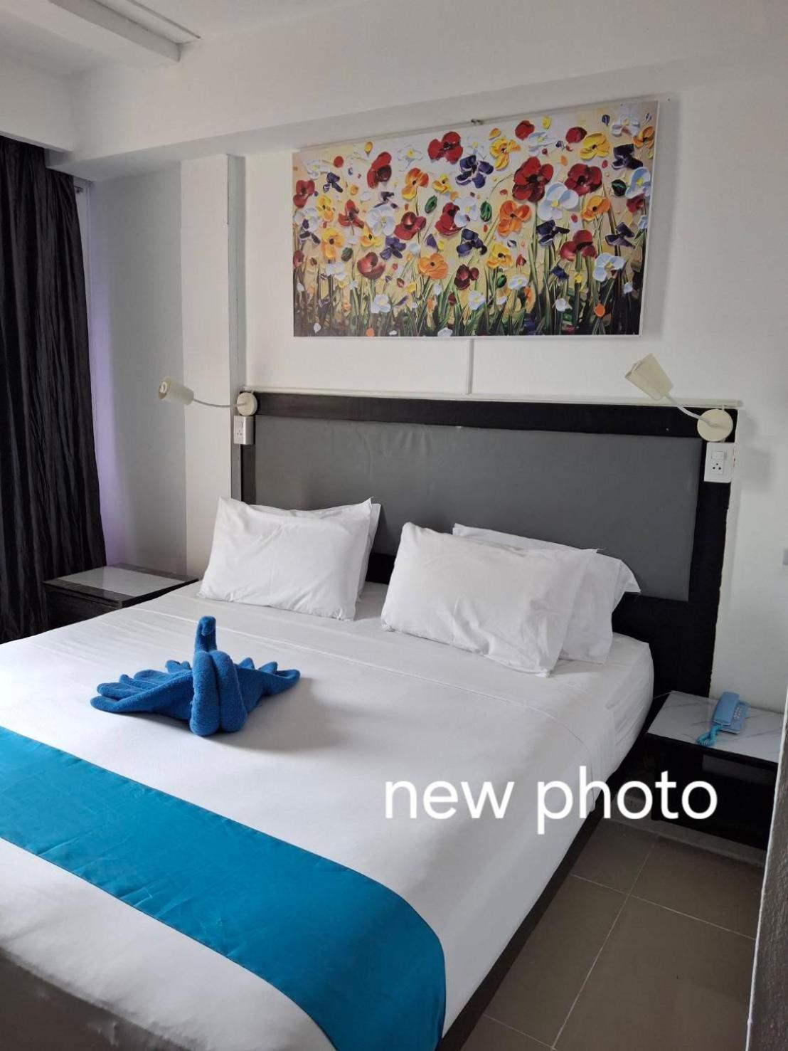 Boomerang Inn Phuket Buitenkant foto