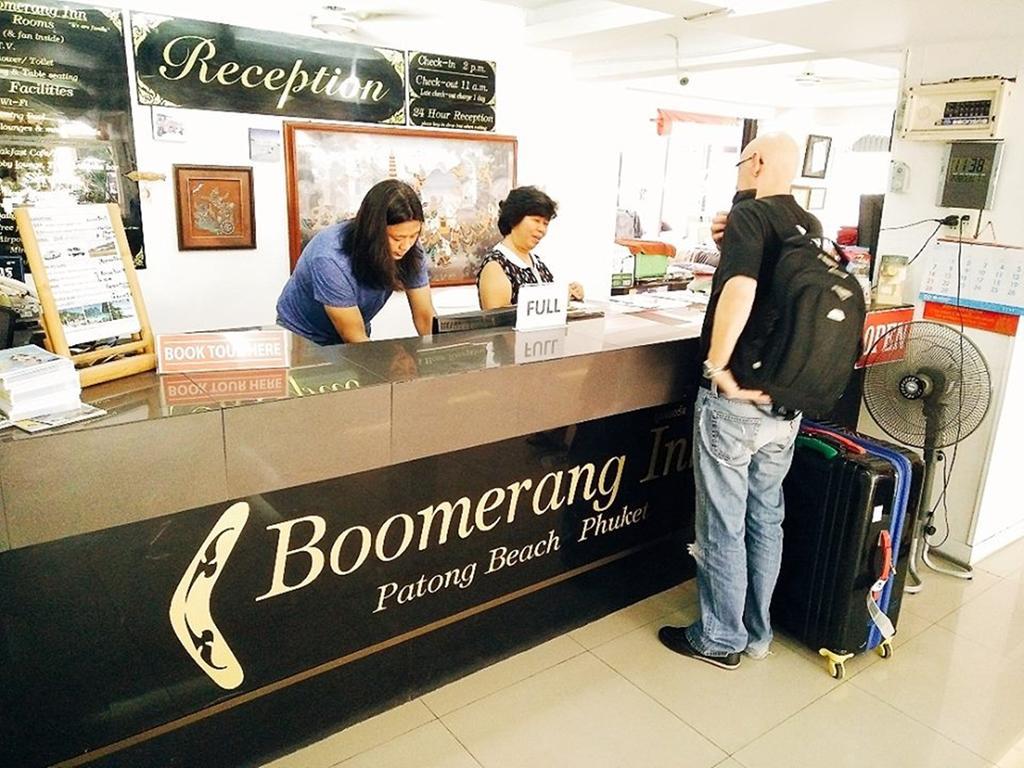 Boomerang Inn Phuket Buitenkant foto